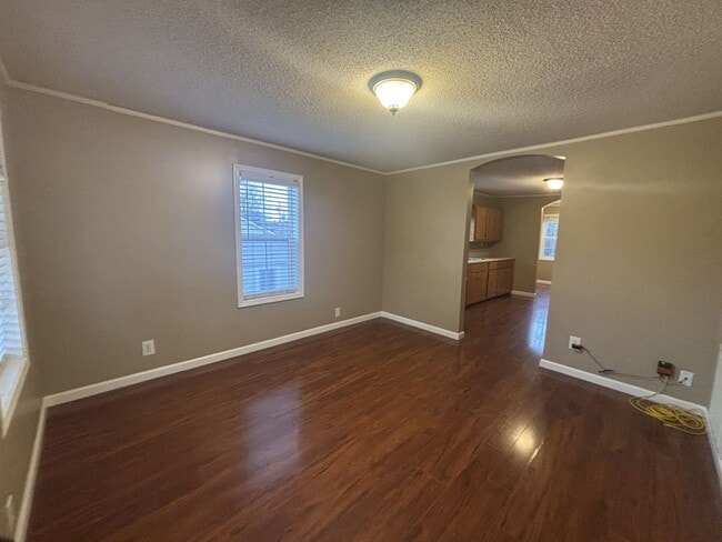 Photo - Coming Soon! Charming 2 bedroom/1 Bath Home in Desirable Area $1350