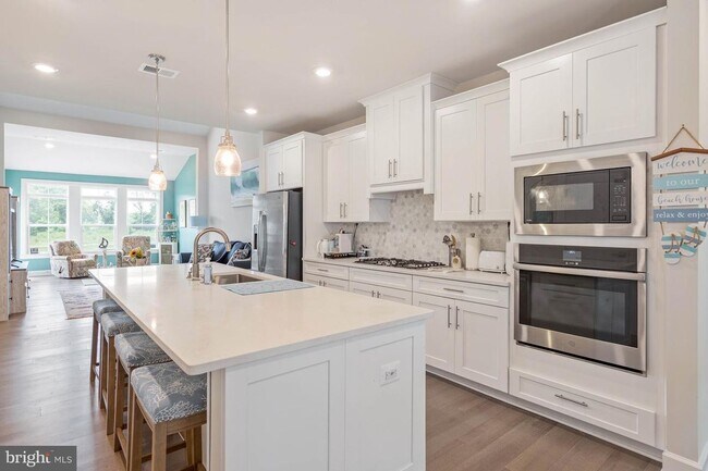 Photo - 33789 Freeport Dr