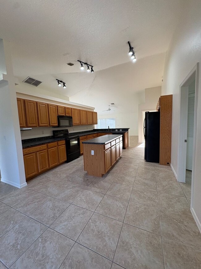 Photo - 14310 Sanhatchee St