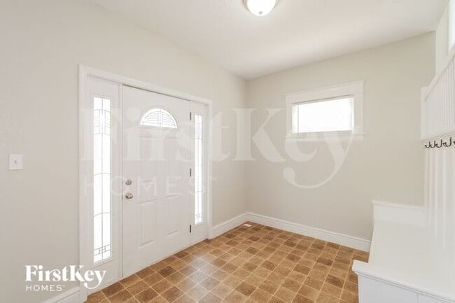 Photo - 401 E College St