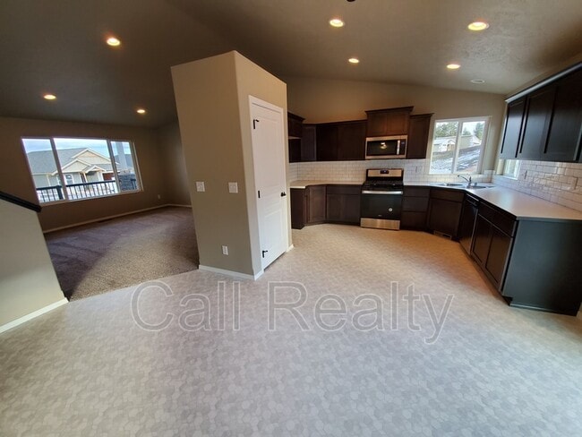 Photo - 18208 E Selkirk Ests Rd