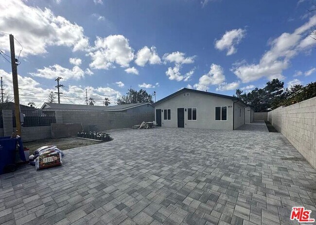 Photo - 6829 Bellaire Ave