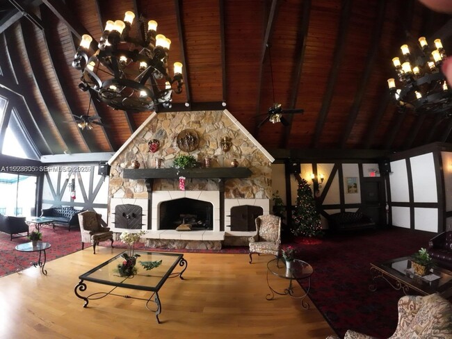 Photo - 3720 Inverrary Dr Unit 1S