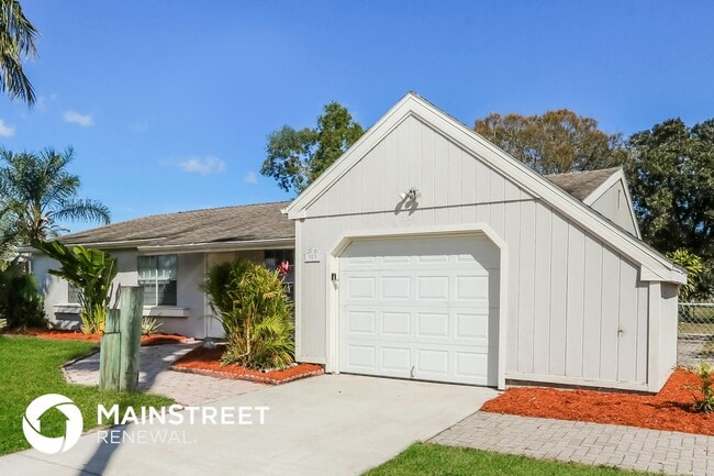 Photo - 353 SW Belmont Cir