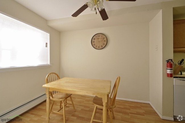 Dining Room - Croftwood Apartments