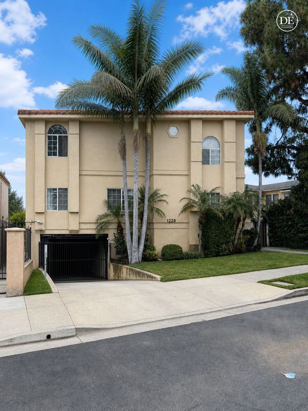 5228 Vantage Ave Unit 6