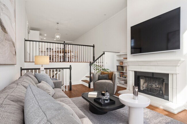 Photo - 3928 N Greenview Ave Unit 1
