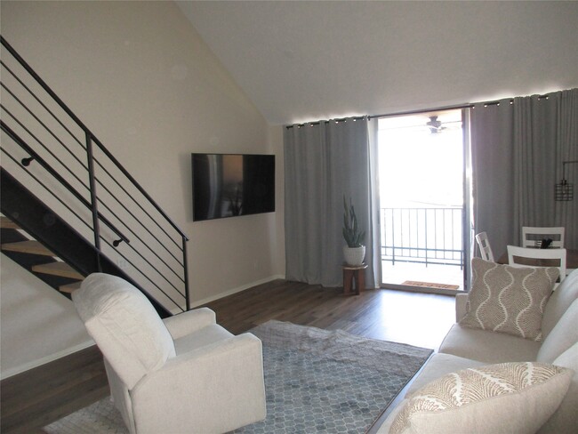 Photo - 12600 Melville Dr Unidad 318B