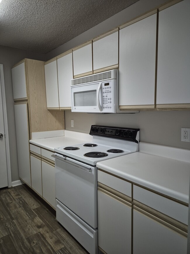 Photo - 2092 S Sherwood Dr