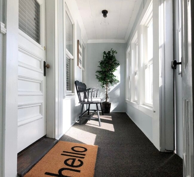 Building Photo - 184 Thornton St Unit 1