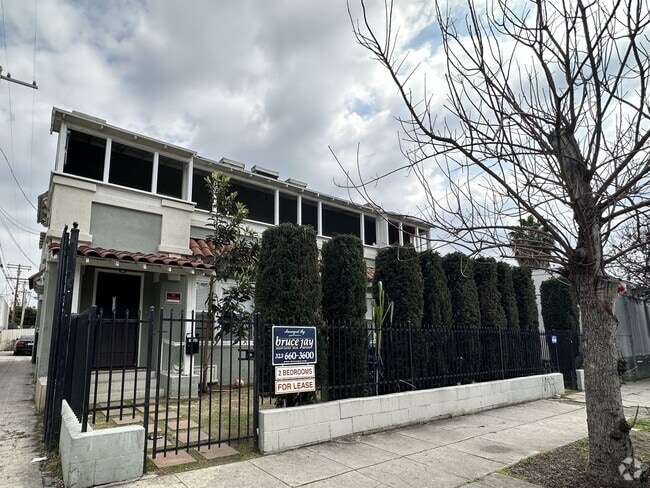 Building Photo - 1162 St Andrews Pl Unit 1162 Saint Andrews Place. Rental