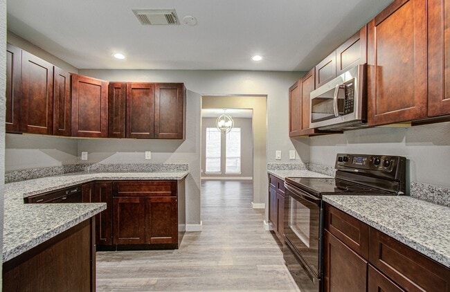 Photo - 2554 River Ridge
