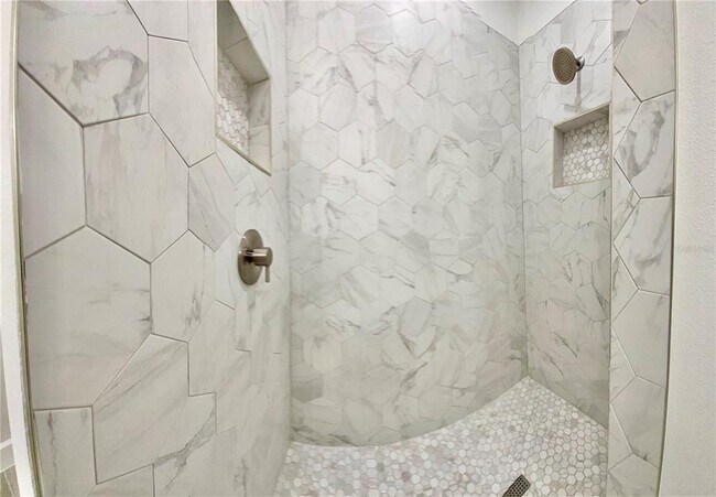 Photo - 10002 Massey St