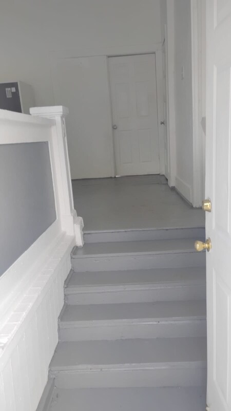 Photo - 201-203-203 E Washington Ave Unit 205-Apt3