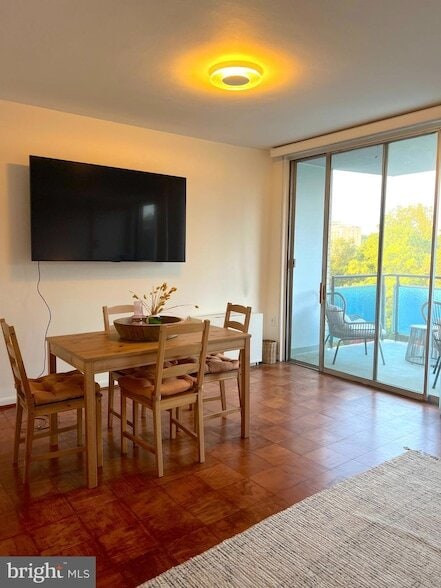 Photo - 10500 Rockville Pike