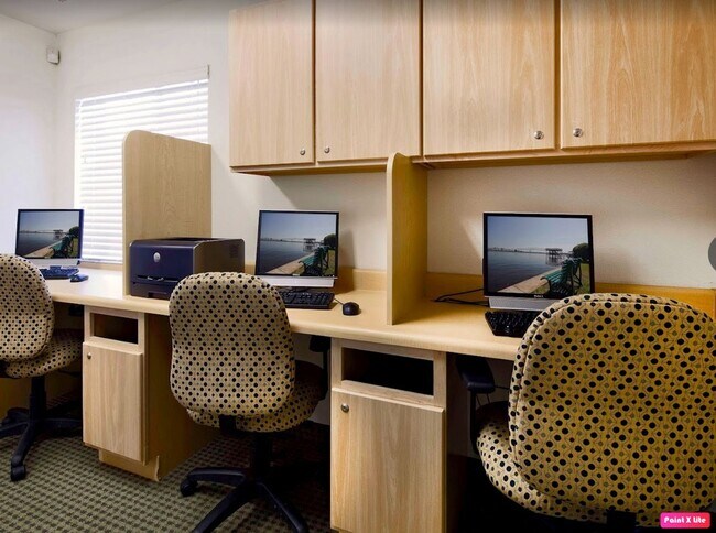 Photo - Shasta Courtyards