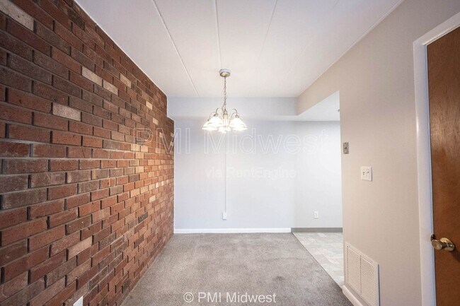 Photo - 324 Progress Rd Unidad B6