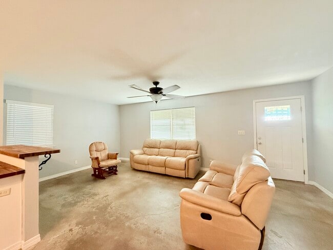Photo - 17048 Harry Jones Rd