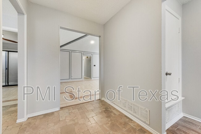 Photo - 2801 Hickory Bend Dr