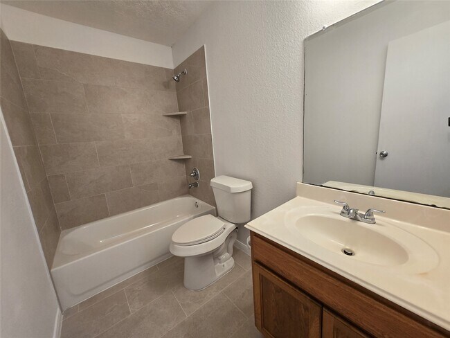 Photo - 427 Remington Heights Dr