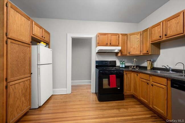 Photo - 548 Warburton Ave Unidad 2W