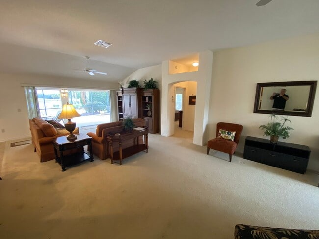 Photo - SEASONAL or ANNUAL LEASE. Large 4 Bed + 4 ...
