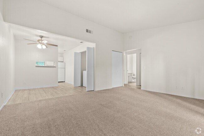 2BR, 2BA - 950SF - Living Room - College Glen Apartments