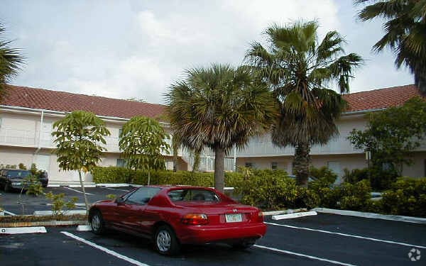 Sandpiper Apartments - Sandpiper Apartments