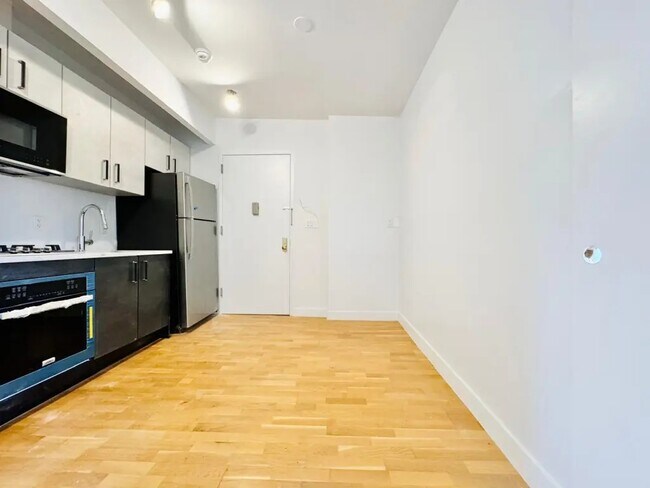 Photo - Furnished room/NOT APARTMENT Unit 3R