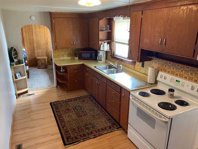 Photo - 3 Bedroom Lake Front Home