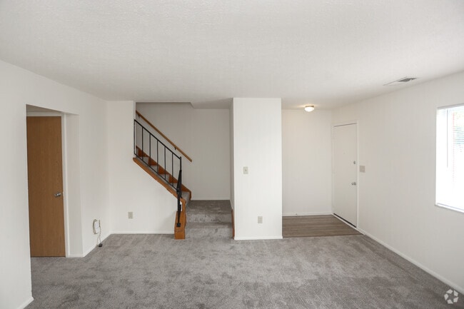 3BR, 1.5BA - 1211 SF - Cloverdale Heights