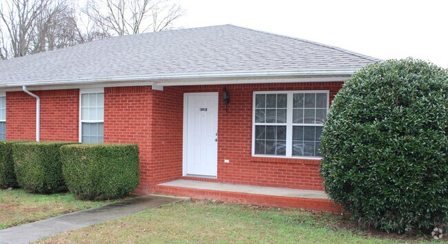 Building Photo - 2 Bedroom Duplex in Toney near East Limest... Rental