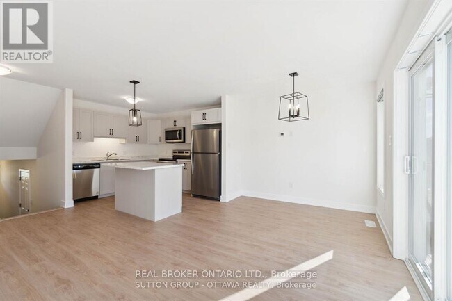 Photo - 47 Staples Blvd