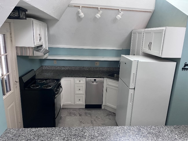 Photo - 410 N State St Unidad 5