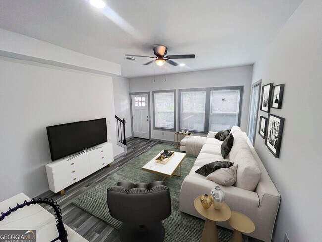 Photo - 215 Anderson Ave NW