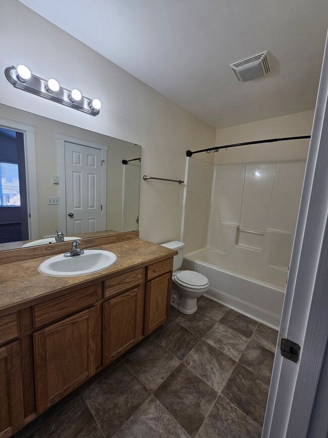 Photo - 3 Bedroom Townhome Strawberry Heights