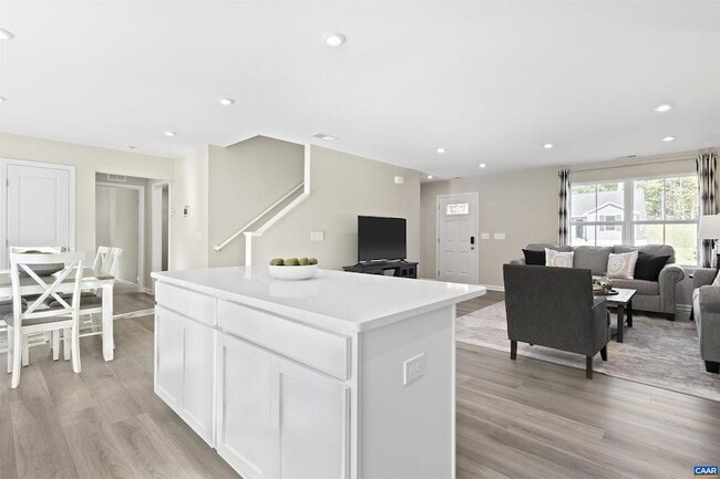 Photo - 92 Everglades Rd