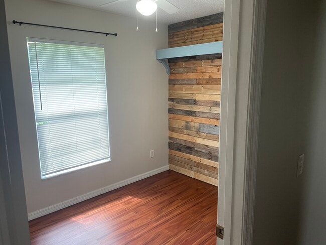 Photo - 845 Pearl St,