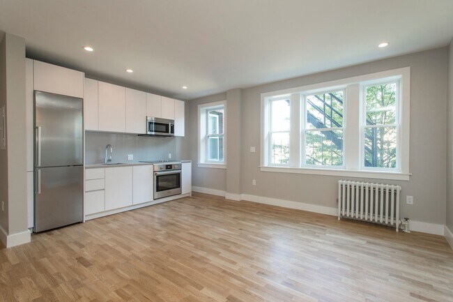 Photo - Somerville 1-Bed with Heat & HW Included! ...