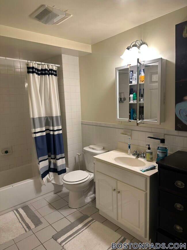 Photo - 51 Queensberry St Unit B