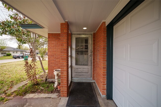 Photo - 1904 Edgehill Rd