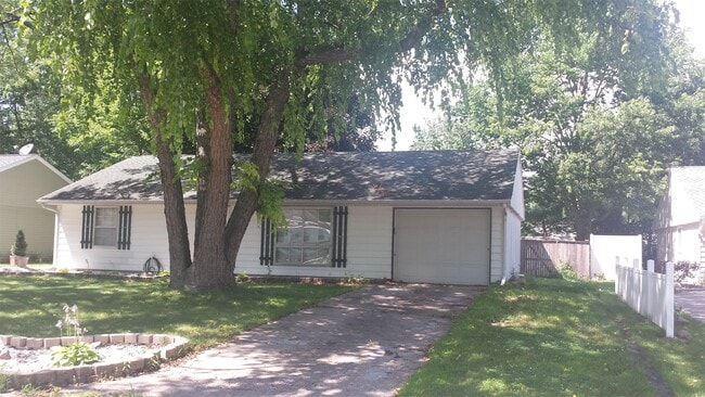 Building Photo - 2702 W Daniel St Rental