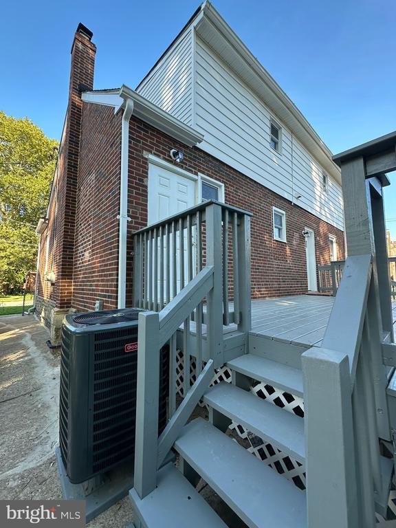Building Photo - 936 Oakmont St Rental
