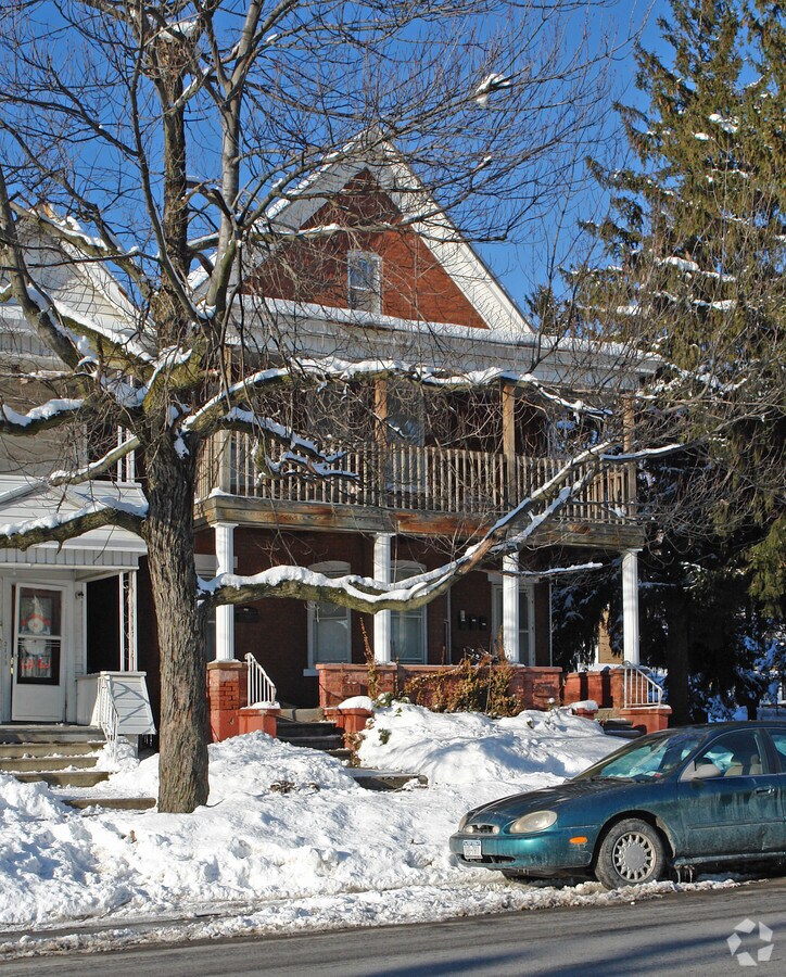 Photo - 315 McClellan St