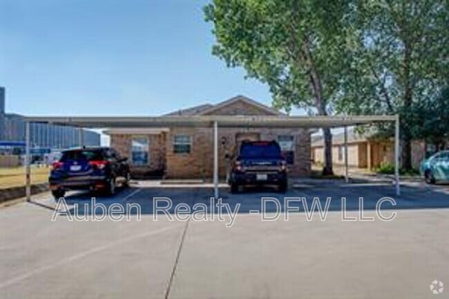Building Photo - 121 Cambridge Dr Unit 2 Rental