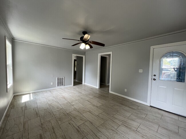 Photo - 2157 Nelms Dr SW