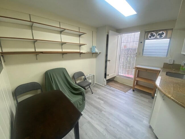 Photo - Frank Unidad Back