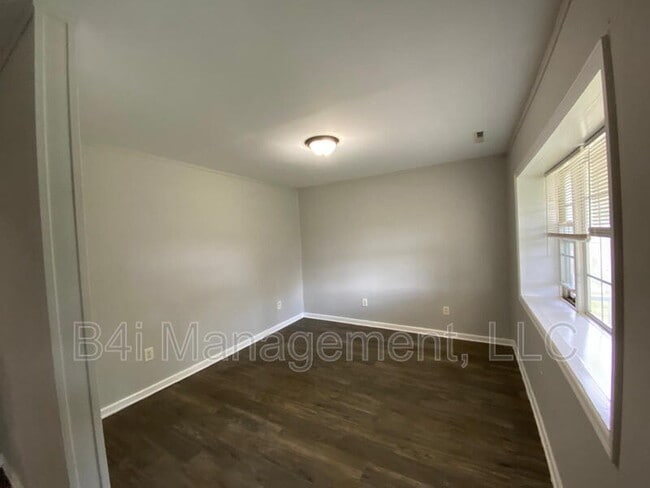 Photo - 406 Hill St