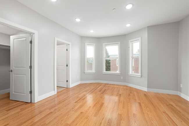 Photo - 146 Boston St