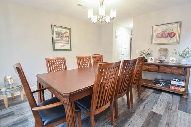 Photo - Pet Friendly Four Bedroom!